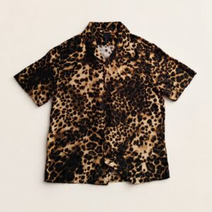 SnapInsta.to_731808401_18330282919248855_3694191858520112520_n H&M LEOPARD PRINT CAMP COLLAR SHIRT